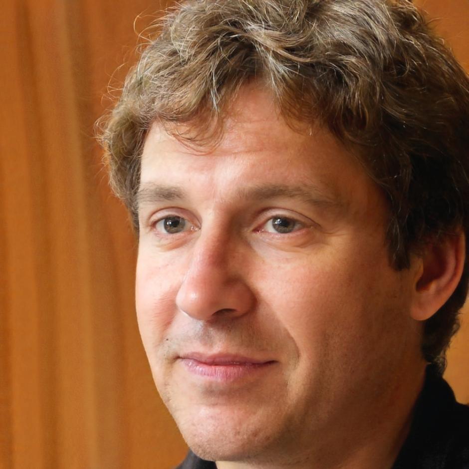 Portrait de Aurélien Beaumont, directeur financier chez cyrariivoent